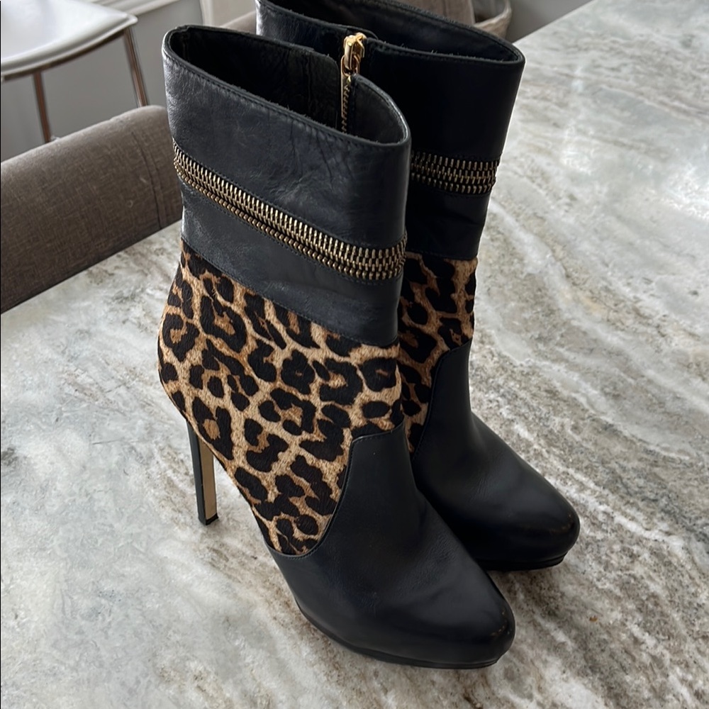 MICHAEL KORS Leopard Print Black leather Ankle Boots